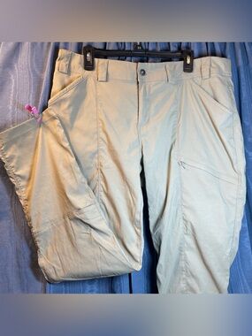 Duluth Trading Co. Dry on the Fly Slim Leg 18/32 Women’s Pants